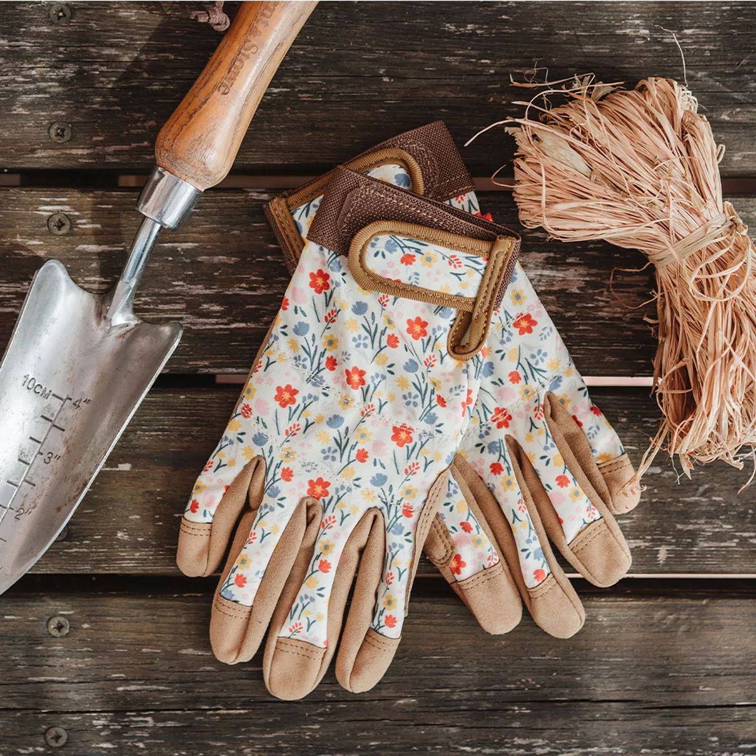 Kent and Stowe Comfort Gloves Cream Meadow Flowers Medium - Image 3